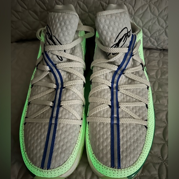 Nike LeBron XVII Low “Spruce Aura” - Picture 5 of 7